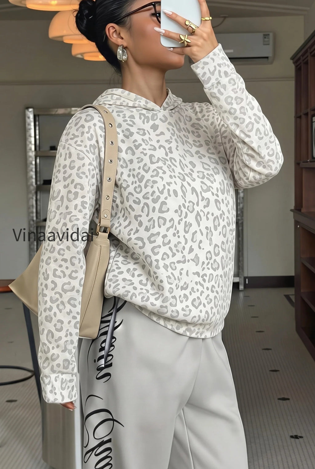 leopard-print-casual-chic-hoodie