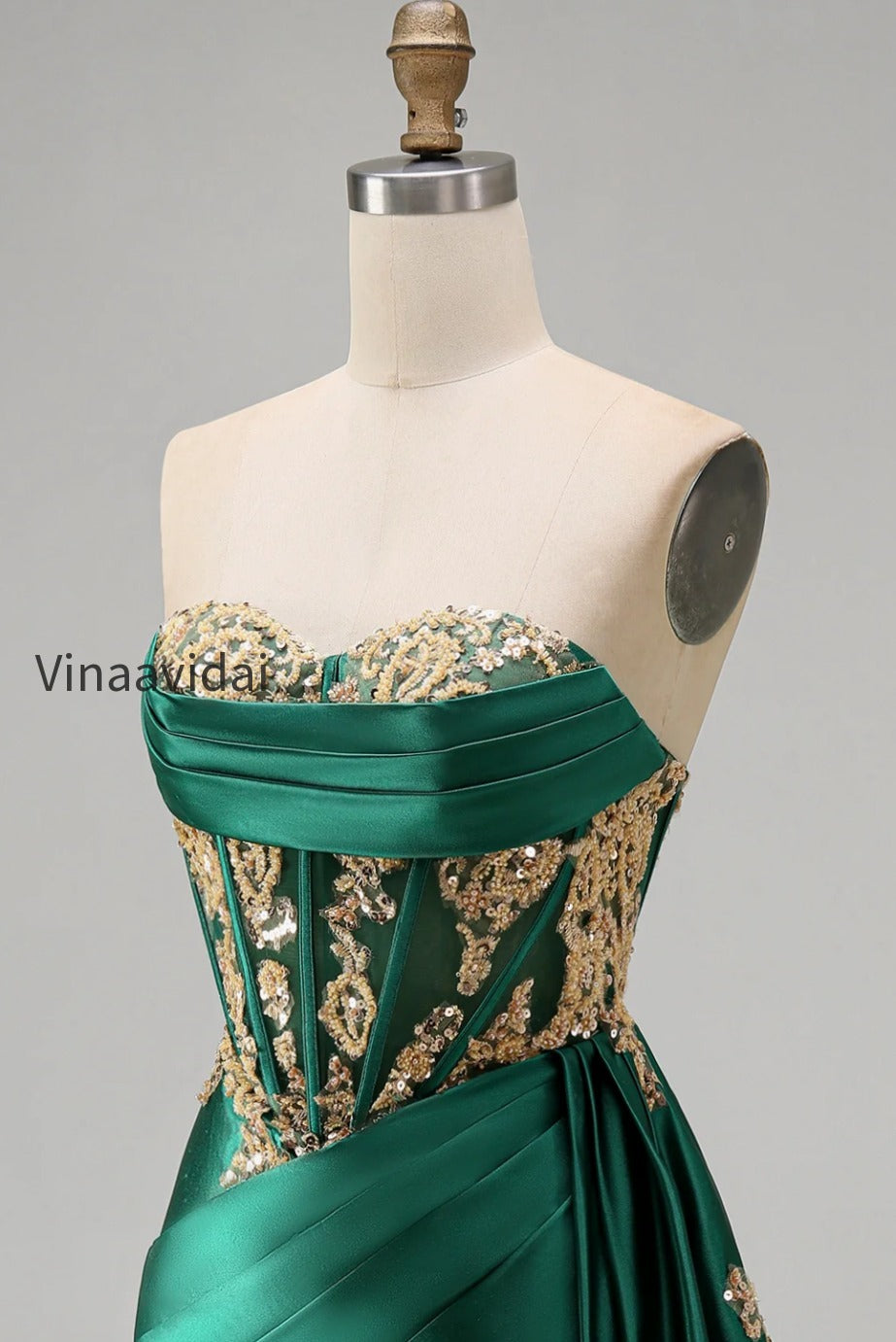 strapless-corset-ruched-short-sparkly-dark-green-appliqued-homecoming-dress-with-ruffles